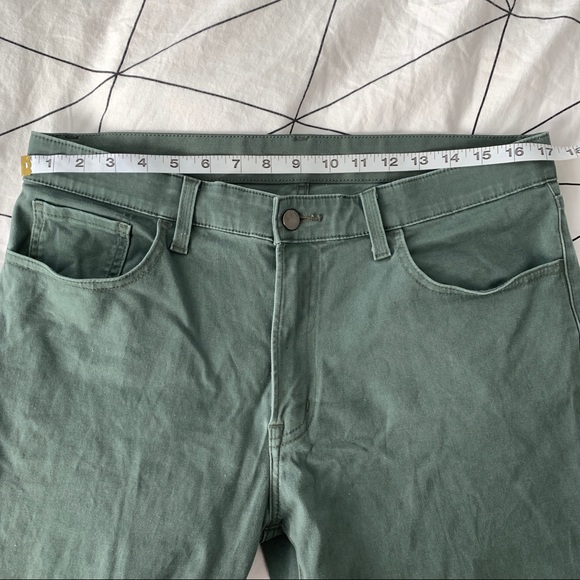 Men’s Uniqlo Green Chinos - Picture 3 of 5